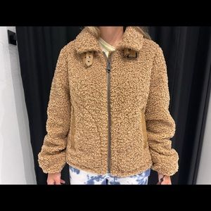 DKNY faux fur jacket ✨